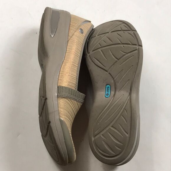 BZEES WOMEN SHOES SIZE 10B - Picture 7 of 11